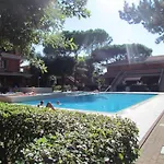 Apartamento Chill In Our Gorgeous Pool-beahost Bibione