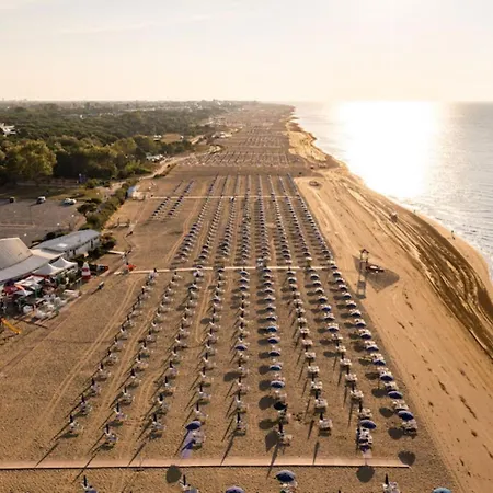 Chill In Our Gorgeous Pool-beahost Appartement Bibione