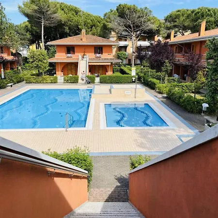 Chill In Our Gorgeous Pool-beahost *