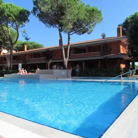 Chill In Our Gorgeous Pool-beahost Appartement Bibione