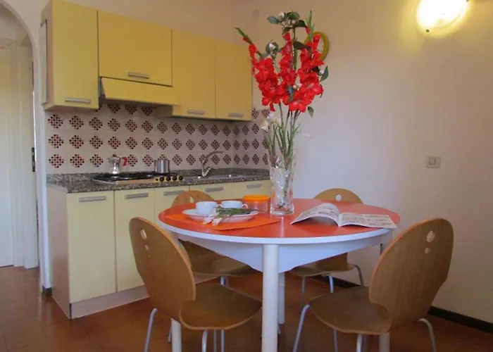 Chill In Our Gorgeous Pool-beahost