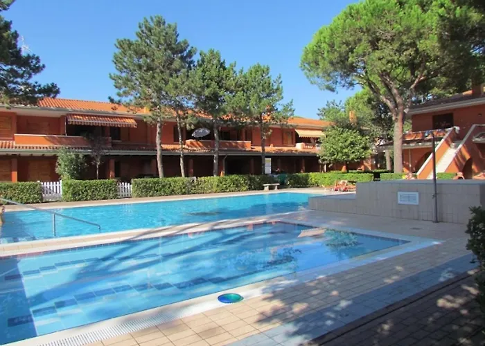 Chill In Our Gorgeous Pool-beahost *