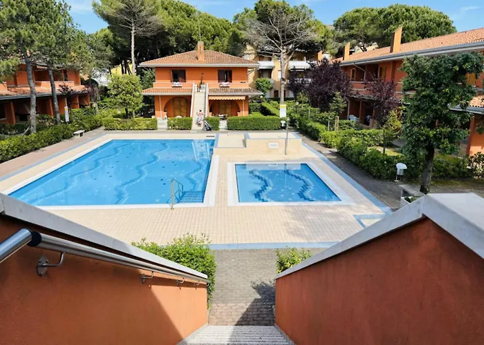 Chill In Our Gorgeous Pool-beahost *